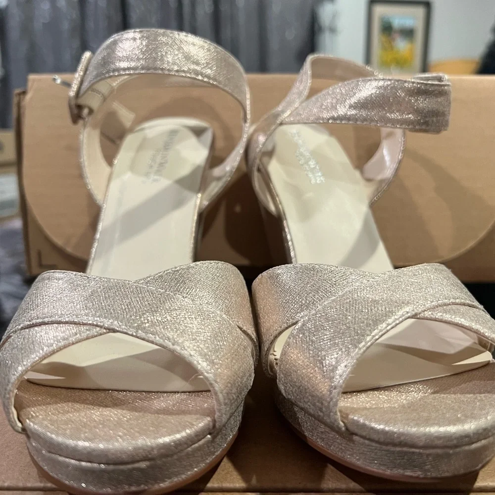 S54. NEW Benjamin Walk Women's Touch Ups Stormy 9M